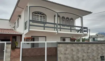 Casa 2 pisos em palhoça