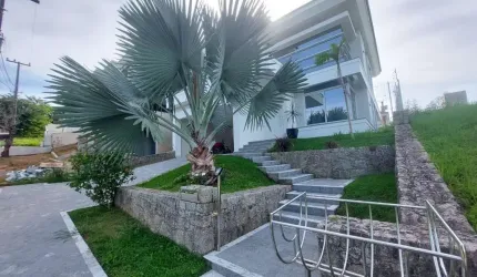 Casa Alto Padrão em pedra branca