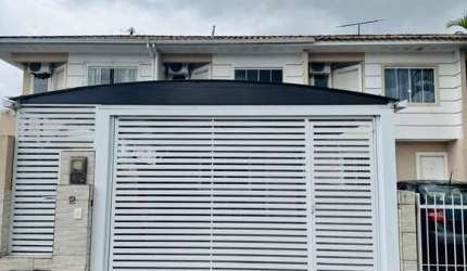 Sobrado à venda em Forquilhas, São José