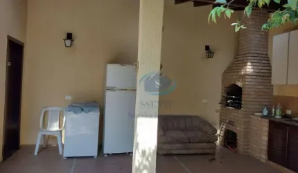 Sobrado a venda com 5 dormitórios, sendo duas suítes, no miolo do bairro Ipiranga.