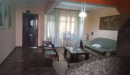 Sobrado a venda no Ipiranga, de 3 dormitórios, com 2 vagas, quintal e edícula