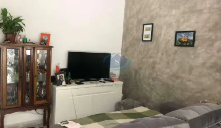 Apto 2 dormitórios,1 suíte com armários embutidos,sala com sacada,cozinha planejada,área de serviço,1 vaga de garagem,aceita proposta,oportunidade.