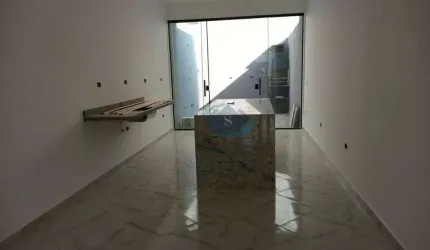 Sobrado novo nunca habitado com 3 dormitórios,1 suíte,2 vagas,quintal com churrasqueira,aceita proposta,excelente localização,vale a pena conhecer.