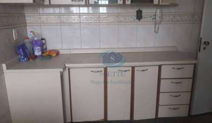 Apartamento de cobertura com 3 dormitórios,1 suíte,varanda com churrasqueira,3 wcs,área de serviço,lazer completo,aceita proposta.