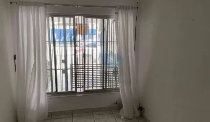 Sobrado para locação comercial, com 5 salas, localizado há 200m da estação Santos Imigrantes.