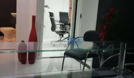 Sala comercial a venda no miolo do Ipiranga