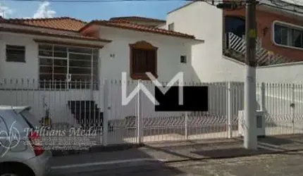Linda Casa a Venda de 200m² com 2 suítes, 3 vagas, Ótima Localizacão , ao lado da Padaria  Paris em