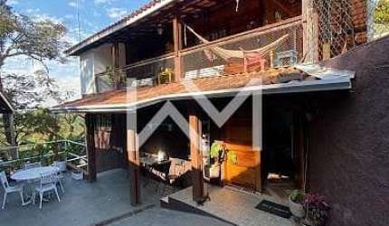 Excelente Chácara espaçosa e aconchegante com 3 dormitórios,  2 banheiros e escritório, 1.000 m² em