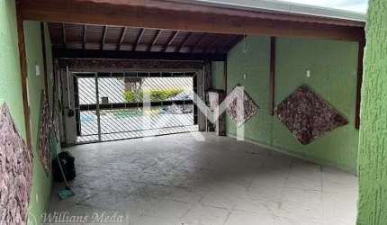Oportunidade Única! Sobrado Residencial  com 3 suítes, proporcionando privacidade para sua família,