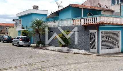 Sobrado 3 dormitórios e 2 vagas cobertas de garagem à venda, 125m² por R$470.000,00 em Jardim Tosca