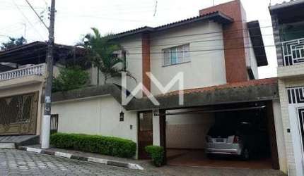 Sobrado alto padrão com 250 m2, 3 suítes, 5 banheiros, ótima localização residencial em Jardim Gume