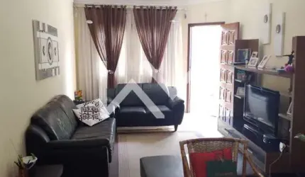 Excelente Sobrado à venda com 3 dormitórios,  sendo 3 suítes, 5 banheiros, 3 vagas de garagem, 224m