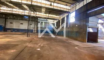 Galpão comercial à venda com 200m²  numa área total de 480m² a poucos metros da Rodovia Presidente
