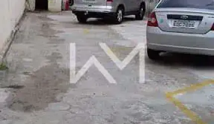 Casa térrea com 2 dormitórios, 6 vagas de garagem  à venda, 255 m² de área no Jardim Tranquilidade
