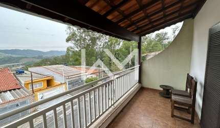 Sobrado à venda com 4 dormitórios, 1 suíte, área com churrasqueira, Parque Continental II, Guarulho