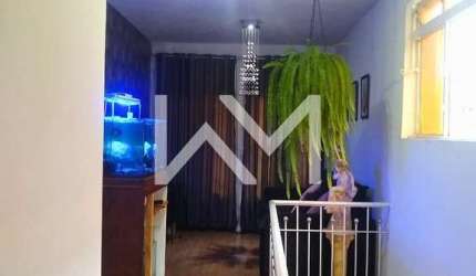 Casa à Venda no Jardim Divinolândia, Guarulhos/SP | Imóvel com 3 casas bem divididas e ótima locali