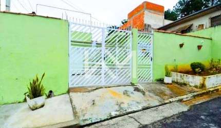 Casa à Venda em Gopoúva, Guarulhos (SP) são 2 casas, Excelente Localização e Espaço Amplo!
