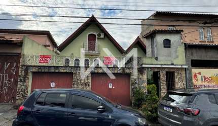 Casa Assobradada à venda, com 3 quartos, com sotãocom entrada individual e edícula , Jardim Santa M