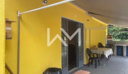 Excelente Chácara à venda com 3 dormitórios, 1 banheiro, 6 vagas de garagem, 2677m² bairro Morro Gr