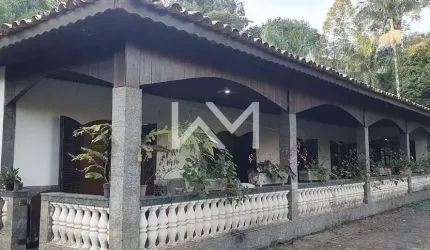 Chácara para venda com 7.000 m², 4 dormitórios e com pomar em Chácaras Copaco - Arujá, SP