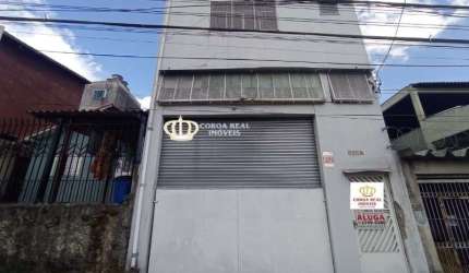 Prédio comercial com 3 salas e 2 vagas na Vila Nhocune, São Paulo-SP: espaçoso e ideal para o seu negócio!
