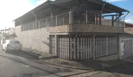 Casa com 4 quartos à venda na Vila Granada, São Paulo , 229 m2 por R$ 790.000