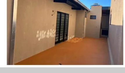 Casa toda reformada, próximo farmácia, mercado e varejão