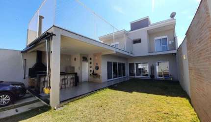 Sobrado com 3 dormitórios à venda, 250 m² por R$ 750.000,00 - Village das Flores - Caçapava/SP