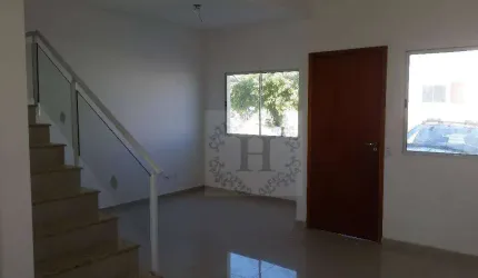 Sobrado com 3 dorms em condomínio !!!