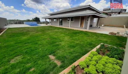 Casa financiável á venda em Terra Preta - Mairiporã.
