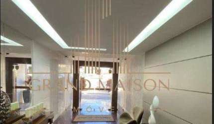 Cobertura à venda com 4 quartos, 269m² a 500 metros da Praia do Forte.