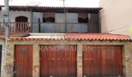 Casa a venda com 3 quartos, 107m²
