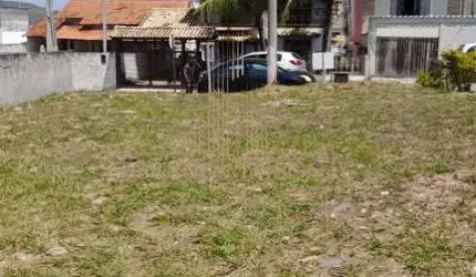 Lote  à venda no Condomínio dos Pássaros com 300m²