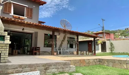 Casa à venda em Cabo Frio com piscina