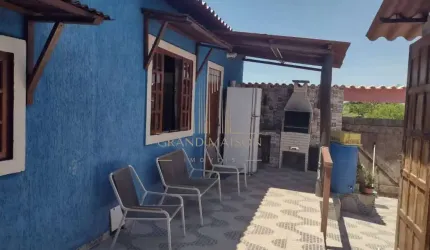 Casa independente à venda com 2 quartos no Guriri