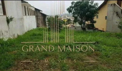 Lote a venda no Condomínio dos Pássaros com 300m²