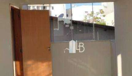 Apartamento no bairro Jardim Botânico com dois quartos.