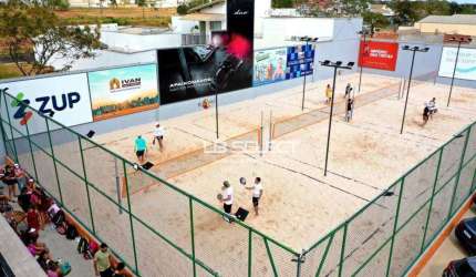 Imóvel comercia no bairro Jardim Botânico com 1200 metros de terreno.
