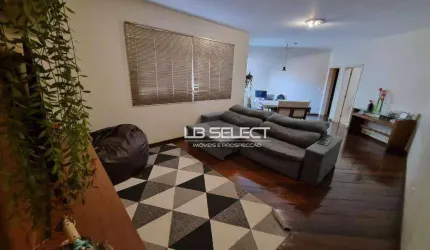 Apartamento no bairro Martins com três quartos.