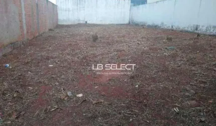 Terreno no bairro Santa Mônica com 360 metros quadrados.