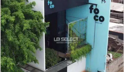Imóvel comercial no bairro Carajás com 741 metros quadrados de área construída.