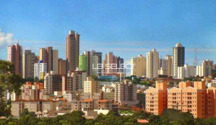 Terreno de esquina no bairro Jardim Holanda com 2.176 metros quadrados.