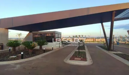 Terreno no Condomínio Tamboré com 370 metros quadrados.