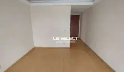 Apartamento no bairro Martins com três quartos, uma suíte e sacada.