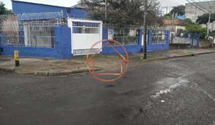 Casa com 3 quartos à venda na Rua Fábio Luiz Silveira, 12, Passo das Pedras, Porto Alegre por R$ 350.000
