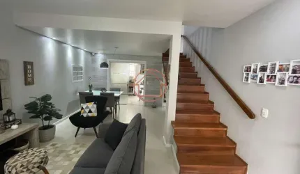 Casa com 2 quartos à venda na Avenida Nilo Ruschel, 601, Morro Santana, Porto Alegre por R$ 399.990
