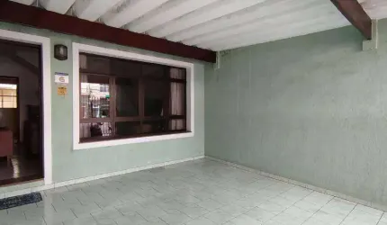 Sobrado com 3 dormitórios muito espaçoso com excelente localização