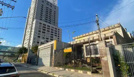Excelente área para implantação de empreendimento  a 100m do Metrô
