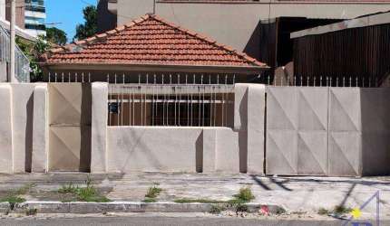 Casa Térrea com 3 Vagas na Vila Regente Feijó