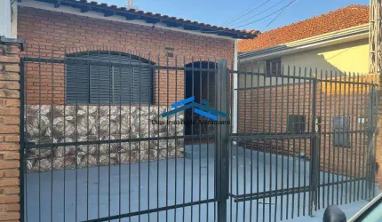 VILA FERROVIARIA DOIS DORMITÓRIOS DETALHES EM MADEIRA MACIÇA
